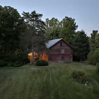 Hummingbird Inn - Hotels Near Me - Goshen, Virginia Hummingbird Inn - Hotels Near Me - Goshen, Virginia