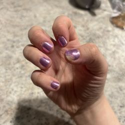 Solace Nails and Spa - Peeling after less than two days.
