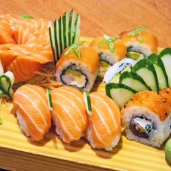 Meshi - Tabla de Sushis Varios