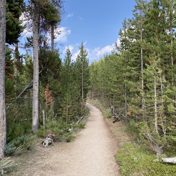 Bunsen Peak - Bunsen Peak Trail - Landmarks & Historical Buildings Near Me - Yellowstone National Park, Wyoming Bunsen Peak - Bunsen Peak Trail - Landmarks & Historical Buildings Near Me - Yellowstone National Park, Wyoming
