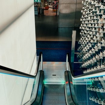 KLM Crown Lounge 52 - Airport Lounges Near Me - Schiphol, New Hampshire