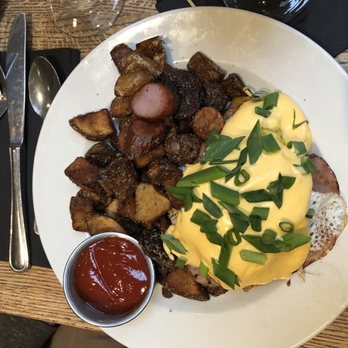 Brown Hound Downtown - The eggs Benedict - New American Near Me - Rochester, New York Brown Hound Downtown - The eggs Benedict - New American Near Me - Rochester, New York