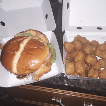 Slim Chickens - American Near Me - McPherson, Kansas