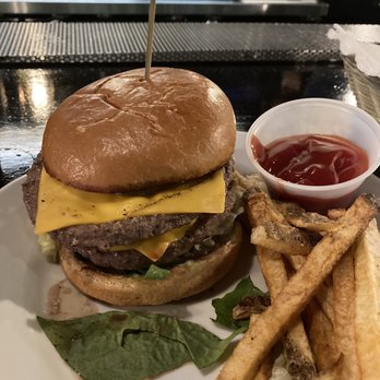 Jamesons Irish Bar - Cheeseburger - Irish Pub Near Me - West Saint Paul, Minnesota Jamesons Irish Bar - Cheeseburger - Irish Pub Near Me - West Saint Paul, Minnesota