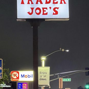 Trader Joe's - Trader Joe's Sign - Grocery Near Me - Manhattan Beach, California