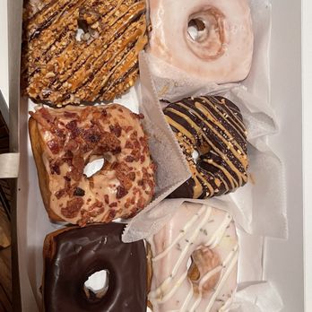 Vincent Van Doughnut - Variety 6 pack - Donuts Near Me - St. Louis, Missouri Vincent Van Doughnut - Variety 6 pack - Donuts Near Me - St. Louis, Missouri