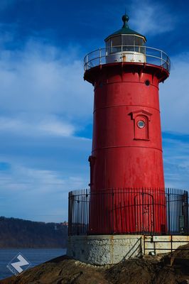 The Little Red Lighthouse by null