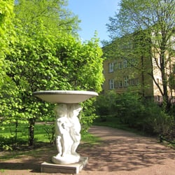 Eira - Kukkapuiston lintujen peseytymisallas.