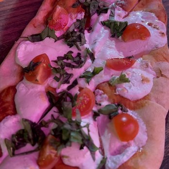La Bottega Montejo - Margarita pizza - Tapas/Small Plates Near Me - Mérida, YUC La Bottega Montejo - Margarita pizza - Tapas/Small Plates Near Me - Mérida, YUC