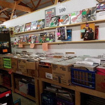 Gilley's Antique Mall - vinyl! - Antiques Near Me - Plainfield, Indiana