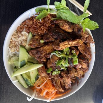 Simply Pho - Chicken vermicelli!! Excellent! - Vietnamese Near Me - Lake Forest, California