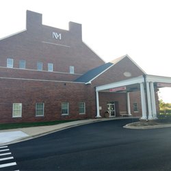 Northwestern Medicine Emergency Center Grayslake - Front of building & entrance (Sept. 2021)