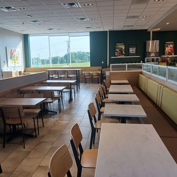 Panera Bread - Dining room, clean and empty (just at opening hours) - Salad Near Me - Roseville, Minnesota Panera Bread - Dining room, clean and empty (just at opening hours) - Salad Near Me - Roseville, Minnesota