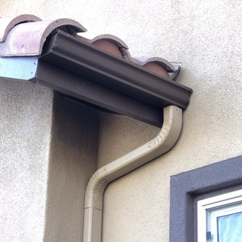 Casa Painting Services - Gutters, downspouts were factory finshed but faded after 10 years. Primed and painted to match these now look better than new. - Painters Near Me - Northridge, California
