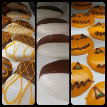 Bagels-4-U - Ginormous black and white cookies. Some decorated for fall. - Bagels Near Me - Raritan, New Jersey