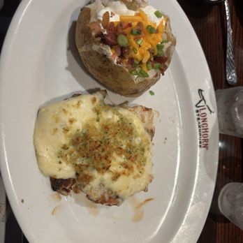 LongHorn Steakhouse - Steakhouses Near Me - Greensboro, North Carolina