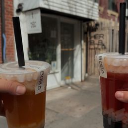I got a passionfruit  tea with two topping  Boba and jelly and a strawberry tea with Boba and jelly we love it