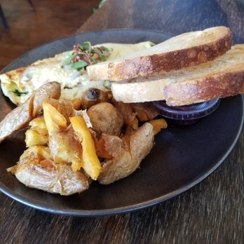 Lost Parrot Cafe - Veggie Omelette ($14.75) - Breakfast & Brunch Near Me - South Pasadena, California Lost Parrot Cafe - Veggie Omelette ($14.75) - Breakfast & Brunch Near Me - South Pasadena, California