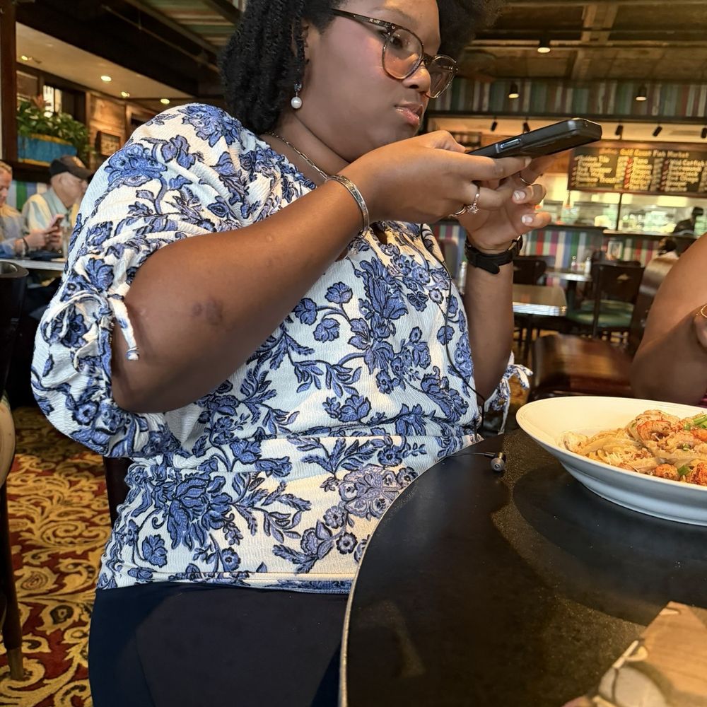 Babin's Seafood House - Seafood Near Me - Shenandoah, Texas