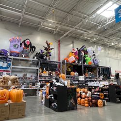 Lowe's Home Improvement - Halloween time
