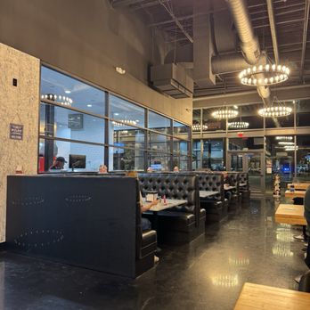 Aviator Pizza & Drafthouse - Dining area - Pizza Near Me - Houston, Texas Aviator Pizza & Drafthouse - Dining area - Pizza Near Me - Houston, Texas