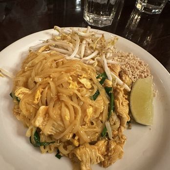 Ros Siam - Pad Thai chicken - Thai Near Me - Denver, Colorado