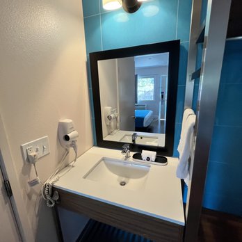 Motel 6 - Hotels Near Me - Santa Barbara, California Motel 6 - Hotels Near Me - Santa Barbara, California