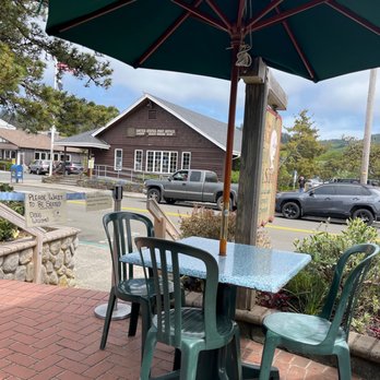 Local Grill & Scoop - outside dining area - Seafood Near Me - Cannon Beach, Oregon Local Grill & Scoop - outside dining area - Seafood Near Me - Cannon Beach, Oregon