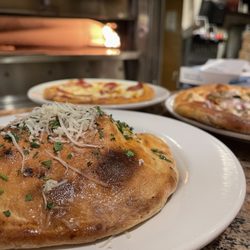 D'Lish - Calzones and Pizzas
