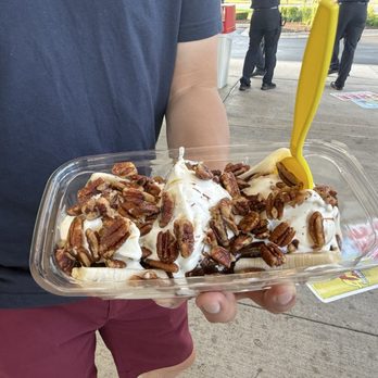Andy's Frozen Custard - Andy's Turtle Split - Ice Cream & Frozen Yogurt Near Me - Mt Prospect, Illinois Andy's Frozen Custard - Andy's Turtle Split - Ice Cream & Frozen Yogurt Near Me - Mt Prospect, Illinois