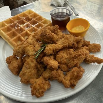 Gringo Café - Chicken and waffles - American Near Me - Rio de Janeiro, RJ