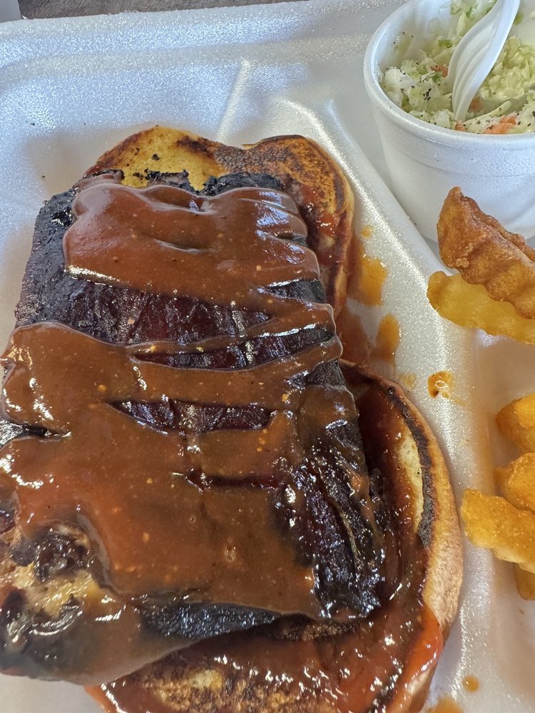 Lively's BBQ Logo