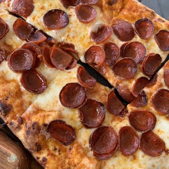 Finney's Crafthouse - Camarillo - Pepperoni pizza - New American Near Me - Camarillo, California Finney's Crafthouse - Camarillo - Pepperoni pizza - New American Near Me - Camarillo, California