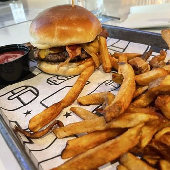 Bulldog Burger - It's a good burger. I just can't remember the name. Fries Side is solid. - Burgers Near Me - Starkville, Mississippi Bulldog Burger - It's a good burger. I just can't remember the name. Fries Side is solid. - Burgers Near Me - Starkville, Mississippi