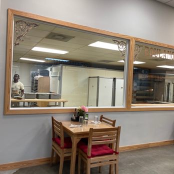 La Parisienne Bakery - Bakeries Near Me - North Miami Beach, Florida