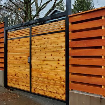 Above & Beyond Fencing - Shadow Box Fence showing driveway gate. - Fences & Gates Near Me - Snohomish, Washington