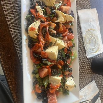 Marcello's Trattoria - The tomatoes and mozzarella as it was presented - Pizza Near Me - Hammonton, New Jersey