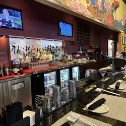 Phoenix Asian Cuisine - Full service bar area