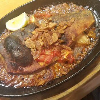 Kitanoya Guu Garlic - Mackeral on hot plate - Japanese Near Me - Vancouver, British Columbia