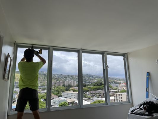 Akamai Glass Company, 1024 Kikowaena Pl, Ste B, Honolulu, HI