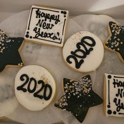 Suzybeez Bakery - 2020 - NYC - New Year's Cookies