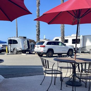 Hobson Grill & Pizza Shack - Aug 2025 - Hobson Beach Grill - on dining patio looking toward the 'ocean view' - Pizza Near Me - Ventura, California Hobson Grill & Pizza Shack - Aug 2025 - Hobson Beach Grill - on dining patio looking toward the 'ocean view' - Pizza Near Me - Ventura, California