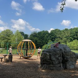 Westchester Park - Park from the covered picnic tables