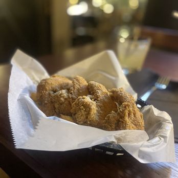 LYV Detroit - Happy hour wings and fries - Lounges Near Me - Detroit, Michigan