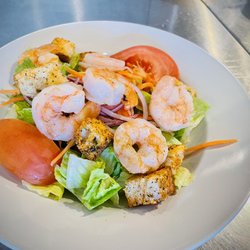 Tidewater Oyster Bar - House salad with added shrimp