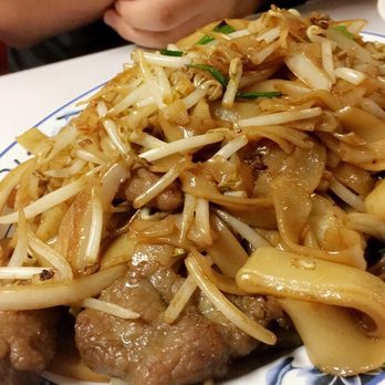 Golden Duck - beef chow fun - Seafood Near Me - Honolulu, Hawaii Golden Duck - beef chow fun - Seafood Near Me - Honolulu, Hawaii