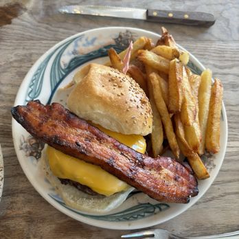 Peter Luger - Luger-Burger - Steakhouses Near Me - Brooklyn, New York Peter Luger - Luger-Burger - Steakhouses Near Me - Brooklyn, New York