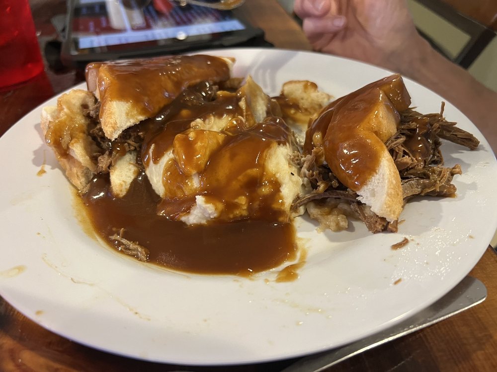 THE SAND BAR Updated September 2024 105 E Elm St, Pleasanton