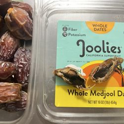 Vitelio's Marketplace - Medjool Dates with mold. Make sure u open it before eating.