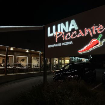 Restaurant Pizzeria Luna Piccante - The front of the restaurant. - Swiss Food Near Me - Wilderswil, BE Restaurant Pizzeria Luna Piccante - The front of the restaurant. - Swiss Food Near Me - Wilderswil, BE